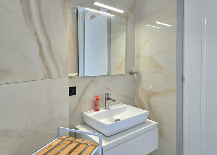Rodon Private Pool 277 *