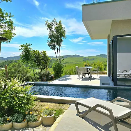 Rodon Private Pool 277 *